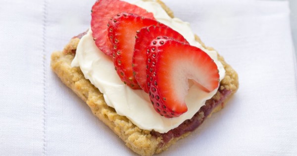 Strawberry Streusel Cheesecake