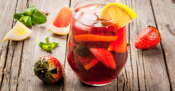 Sparkling peach sangria
