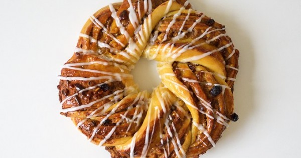 Cinnamon Date Couronne