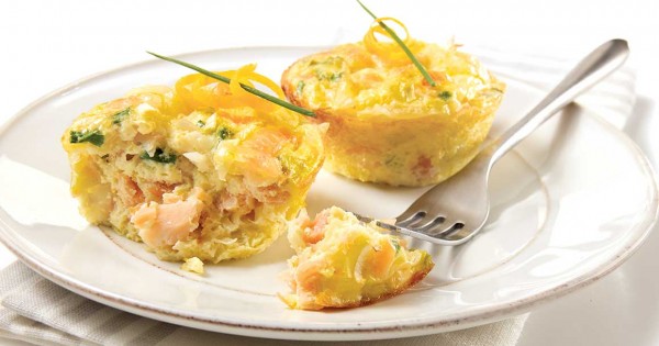 Mini breakfast quiches with smoked salmon and orange