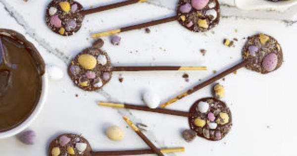 Mini Eggs Jolly Pops