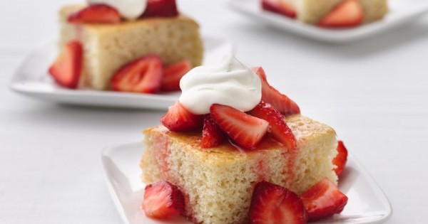 Skinny Strawberry Shortcake Squares