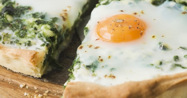 Spinach and Egg Brunch Pizza