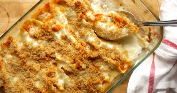 Buffalo Chicken-Stuffed Shells