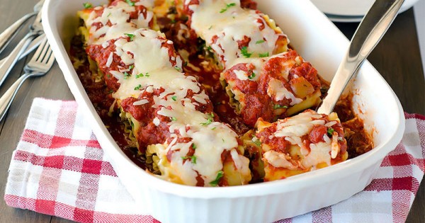 Cheesy Lasagna Roll-Ups