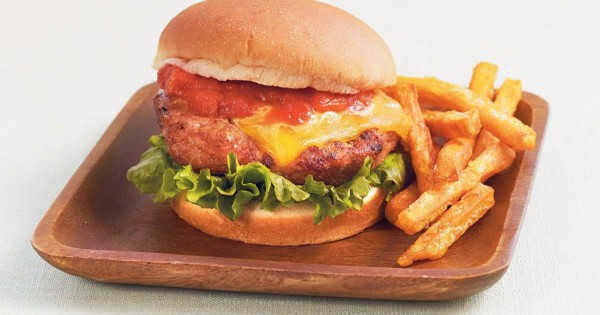 Turkey-Cheddar-Chipotle Burgers