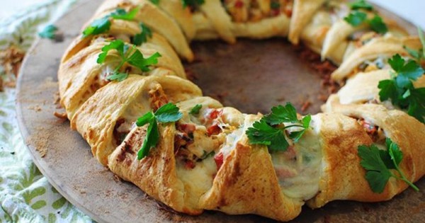 Chicken Club Crescent Ring