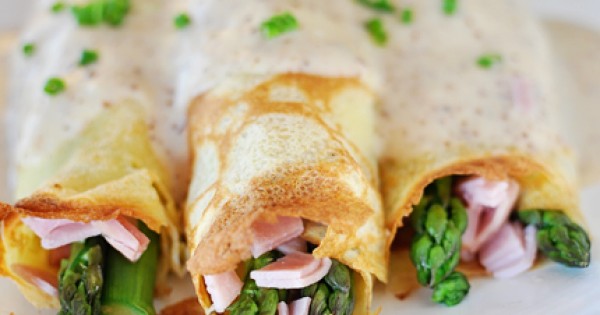 Ham and Asparagus Crepes with Mornay Sauce