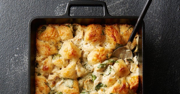 5-Ingredient Chicken Alfredo Bubble-Up Bake