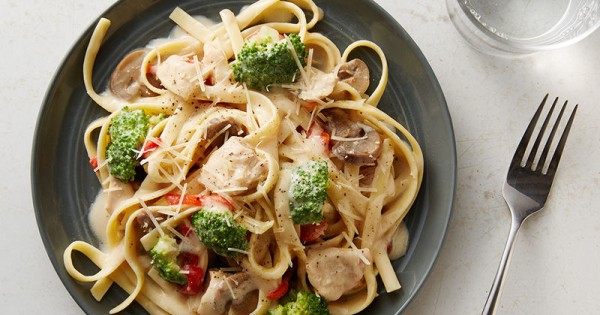 Slow-Cooker Chicken Fettuccine Alfredo