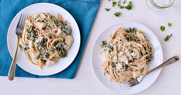 Slow-Cooker Kale and Chicken Fettuccine Alfredo