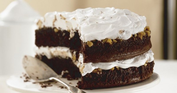 Peanut-Caramel-Candy Bar Cake