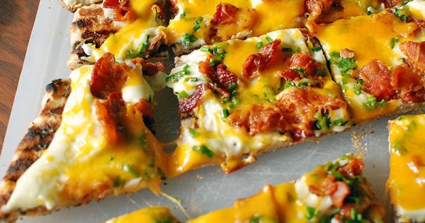 Loaded Bacon Mashed Potato Pizza