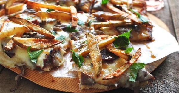 Poutine Canadian Pizza
