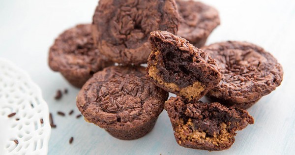 Cookie Butter-Stuffed Brownie Bites