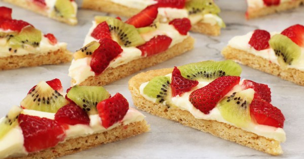 Strawberry Kiwi Fruit Pizza