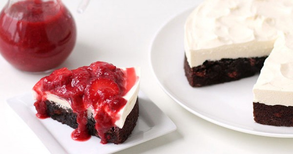 Strawberry-Rhubarb Brownie Cheesecake