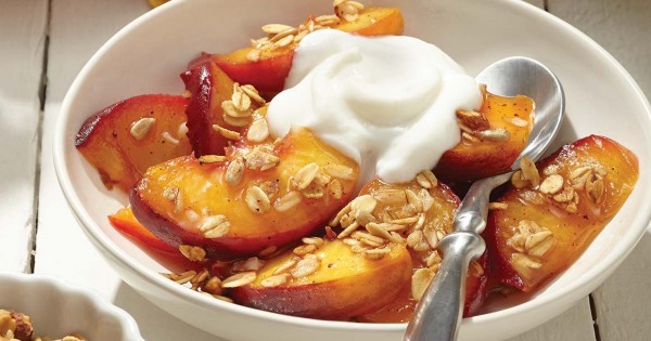 Speedy peach crumble