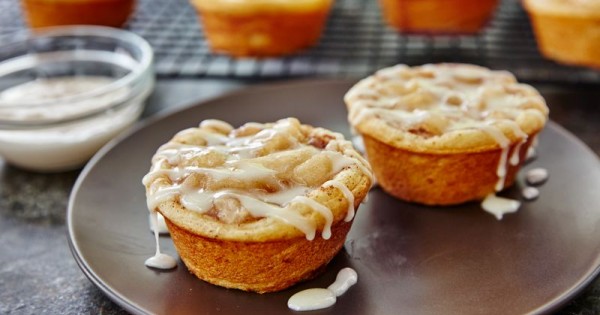 2-Ingredient Apple Pie Cups
