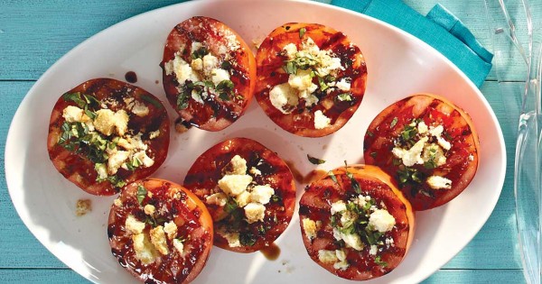 Grilled balsamic tomatoes with basil crouton topping