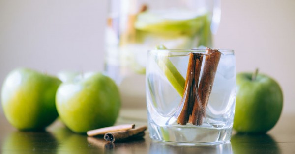 Apple Cinnamon Water