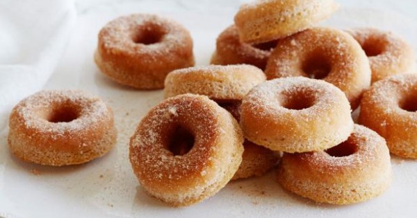 Cinnamon Baked Doughnuts