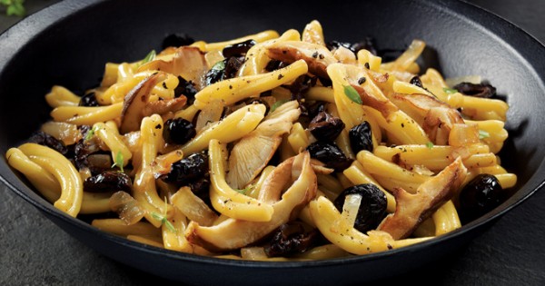 Black olive, thyme, and mushroom pasta from François Chartier