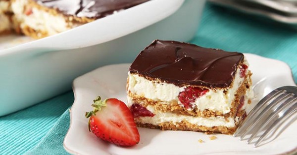 Strawberry Éclair Dessert