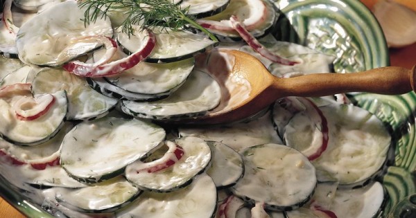 Cucumbers with Yogurt-Dill Sauce