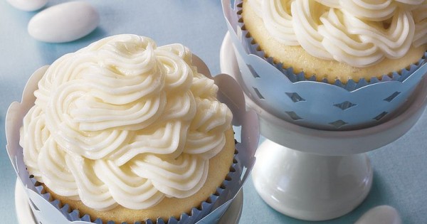 Double Almond Wedding Cupcakes