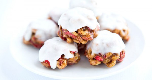 Milk and Strawberry Cereal Bites