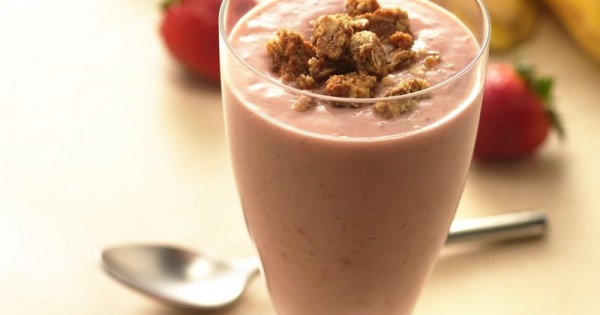 Granola Berry-Banana Smoothies