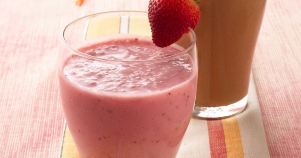 Fresh Strawberry Smoothies