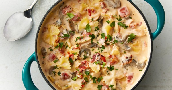 Copycat Macaroni Grill™ Pasta Milano Soup