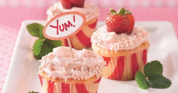 Strawberry and Cream Cupcakes