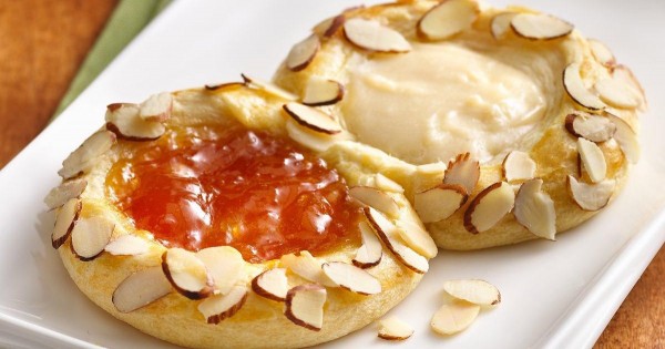 Apricot-Ginger Cheese Danish