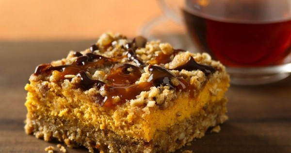 Pumpkin Streusel Cheesecake Bars