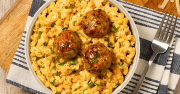 Deluxe Mac and Cheese with Ground Chicken Meatballs