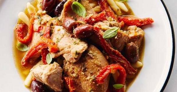 Tuscan Chicken in a Pesto Wine Sauce