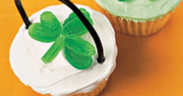 Cream Cheese Clover Cupcakes