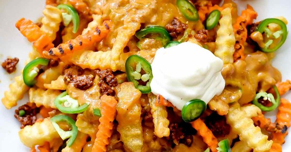 Chorizo Queso Dip with Beer and Chiles