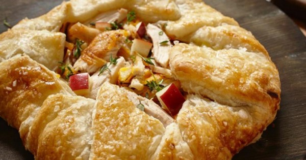 Fall Harvest Chicken, Apple And Cheddar Galette