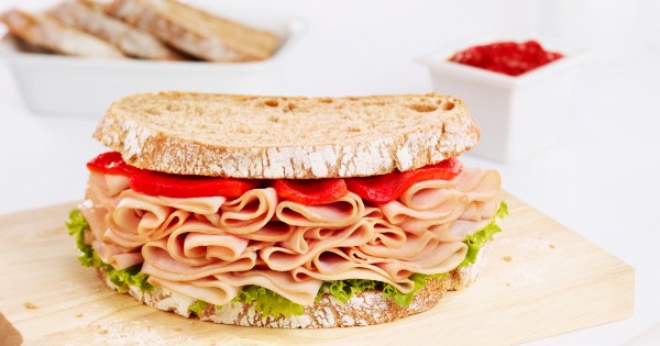 Country style sandwich with old fashioned smoked ham