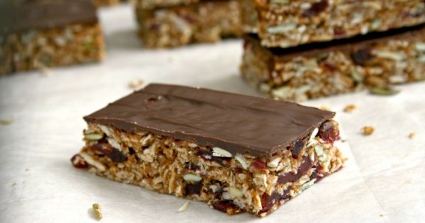 Chewy Coconut Cranberry Granola Bars