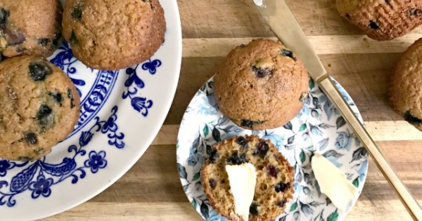 Quick & Easy Blueberry Oat Muffins
