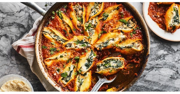 Vegetarian Skillet Stuffed Shells