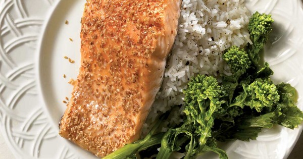 Salmon fillet in a sesame crust