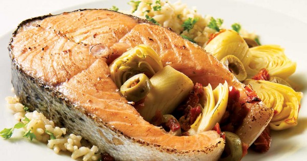 Salmon Steaks with Artichokes and Sundried Tomatoes