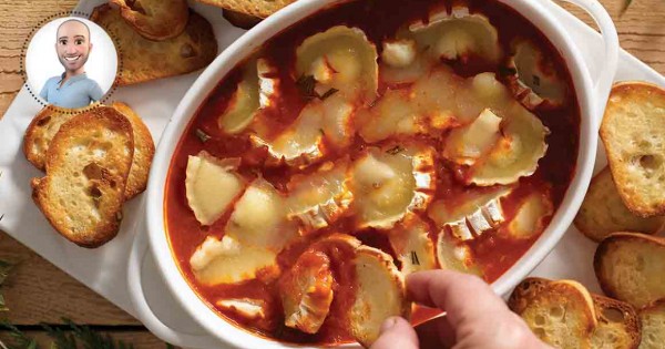 Warm goat cheese with tomato sauce