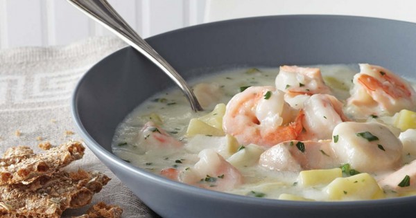 Supreme seafood chowder